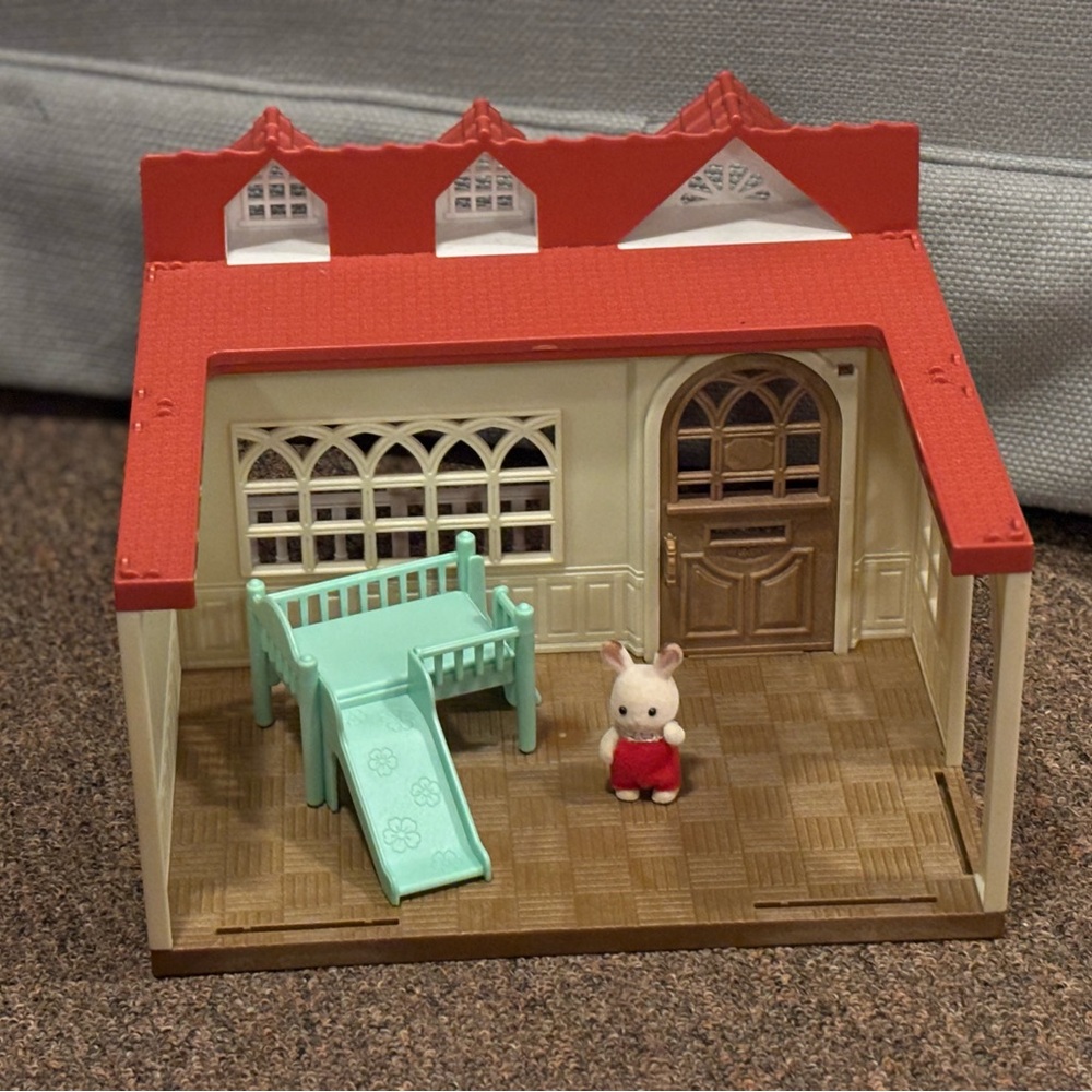 Calico Critters Sweet Raspberry Home - Picture 2 of 3